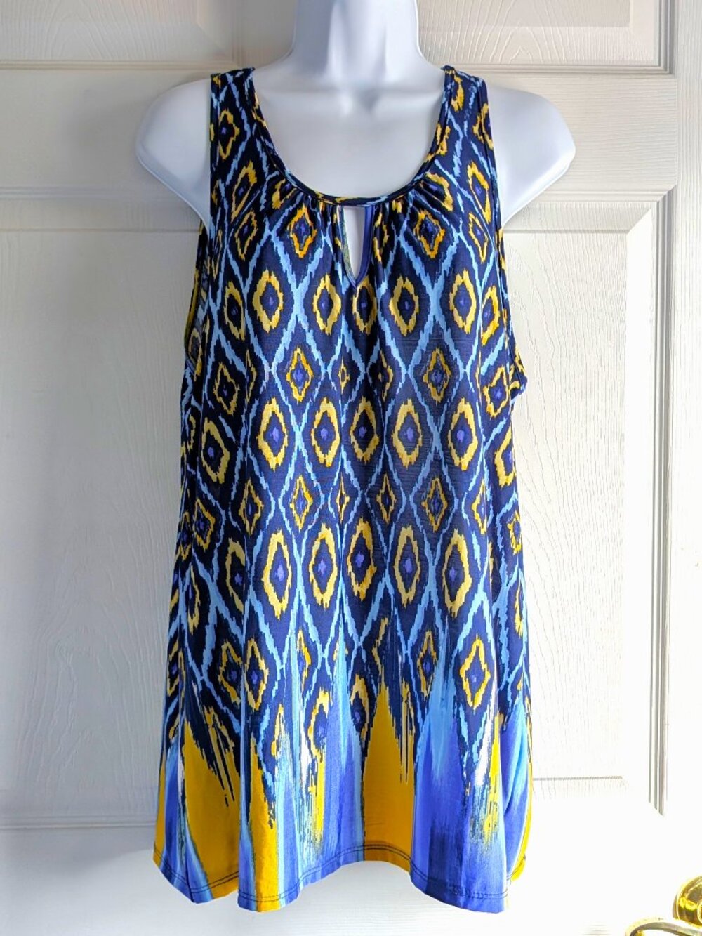 Large Lavish Blue Yellow Geometric Sleeveless Keyhole Tank Top
